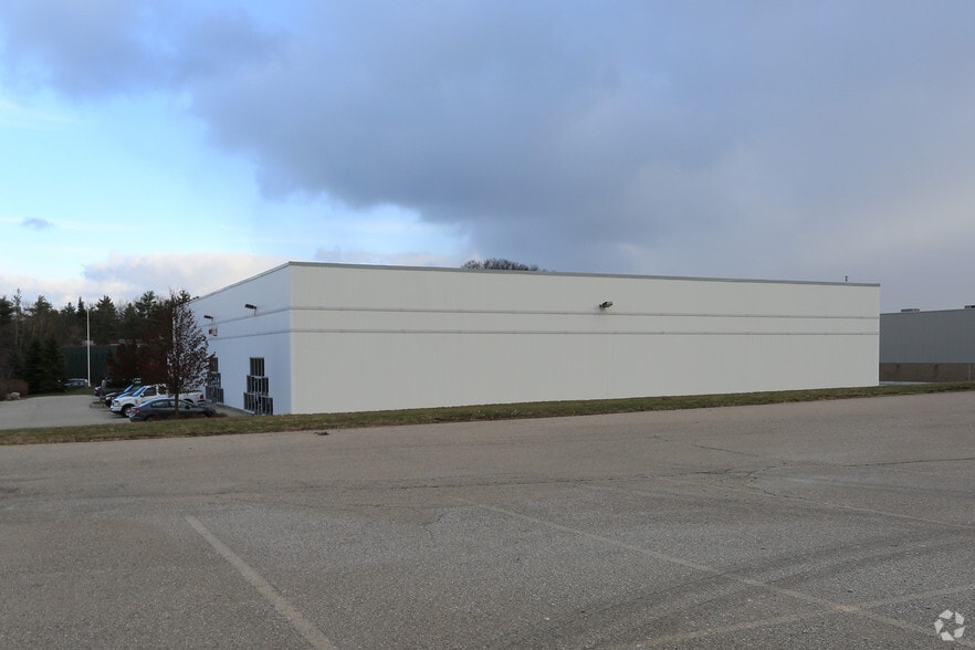 More Photos Of 5 Washburn Dr, Kitchener Warehouse For Lease