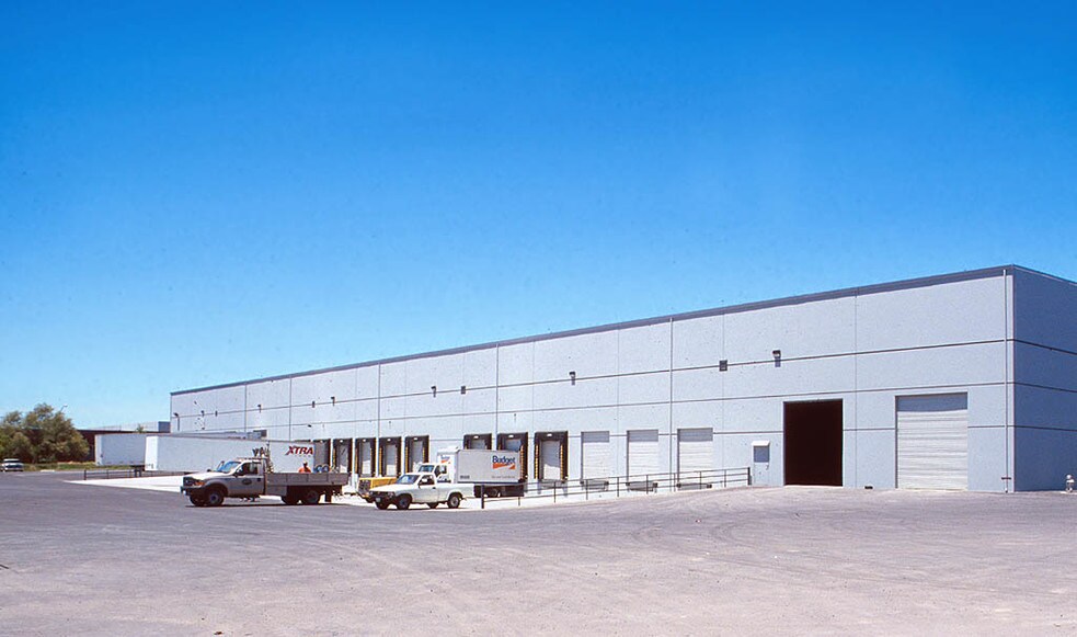 More Photos Of 1740-1780 N Market Blvd, Sacramento Warehouse For Lease