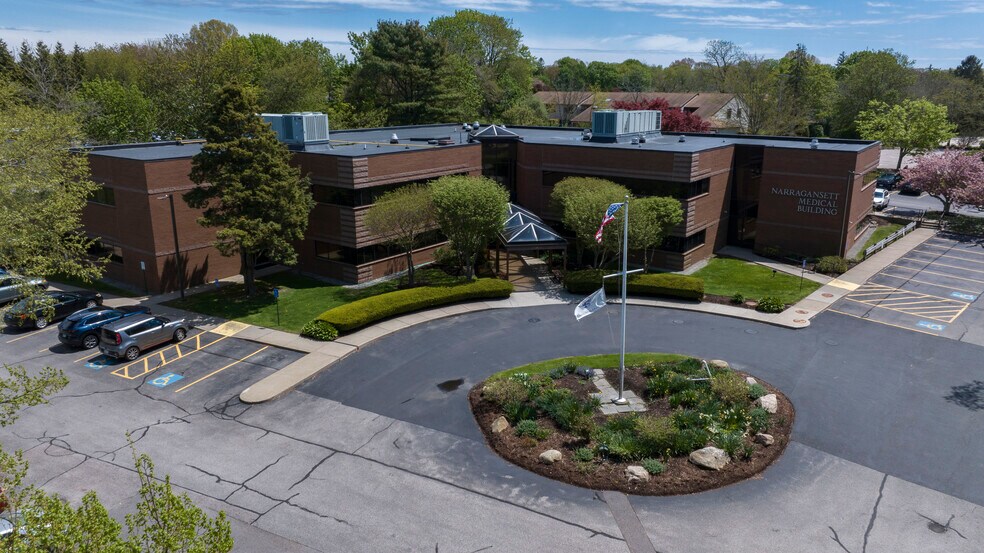 More Photos Of 360 Kingstown Rd, Narragansett Medical For Sale
