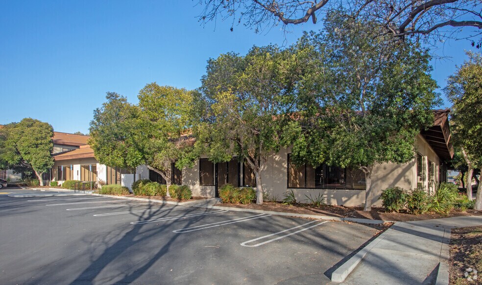 More Photos Of 2111 Tasman Dr, Santa Clara Research And Development For Lease