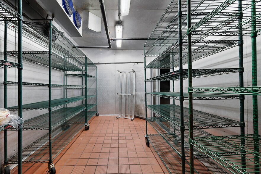 More Photos Of 12849 Ocean Gtwy, Ocean City Restaurant For Sale