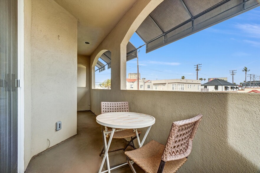More Photos Of 179 Pomona Ave, Long Beach Hospitality For Sale