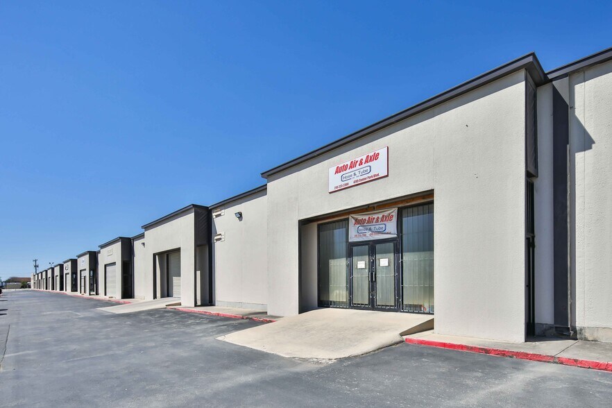 Primary Photo Of 4727-4751 Center Park Blvd, San Antonio Manufacturing For Lease