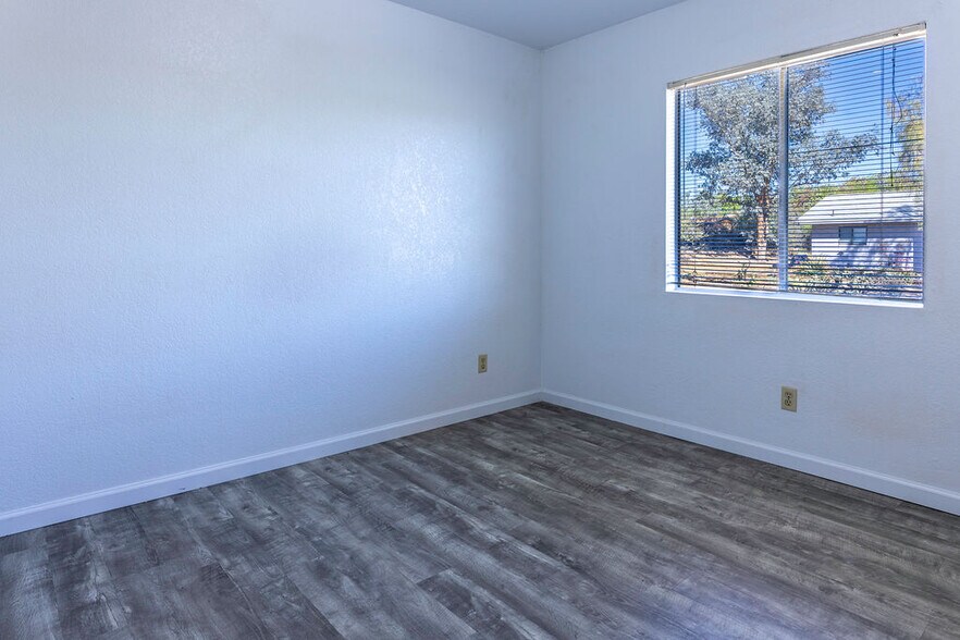 More Photos Of 450 Palm Dr, Wickenburg Apartments For Sale