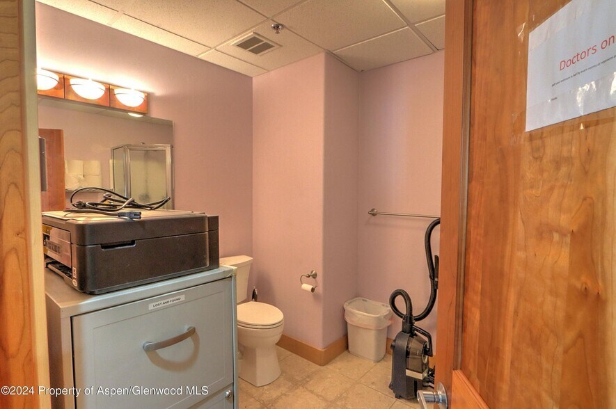 More Photos Of 1607 Grand Ave, Glenwood Springs Loft Creative Space For Sale