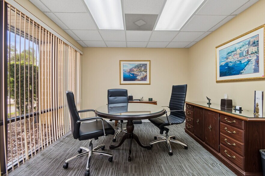 More Photos Of 611 Druid Rd E, Clearwater Medical For Sale