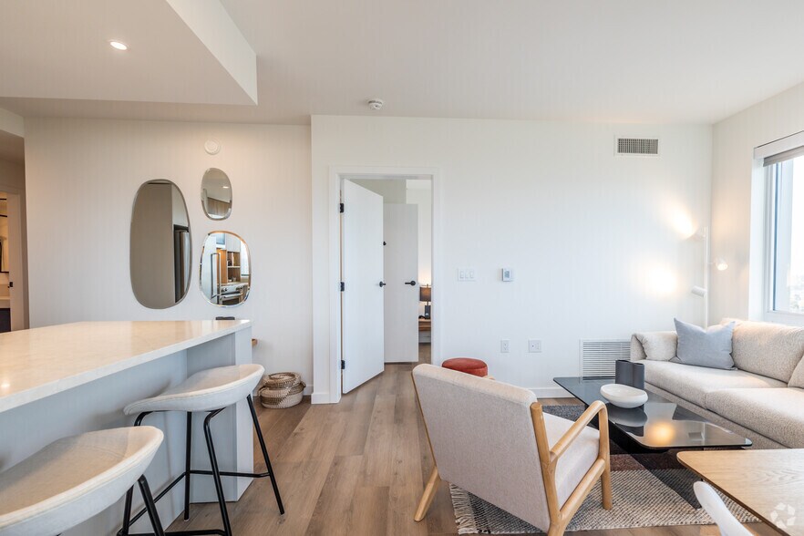 More Photos Of 2488 Granville St, Vancouver Apartments For Lease