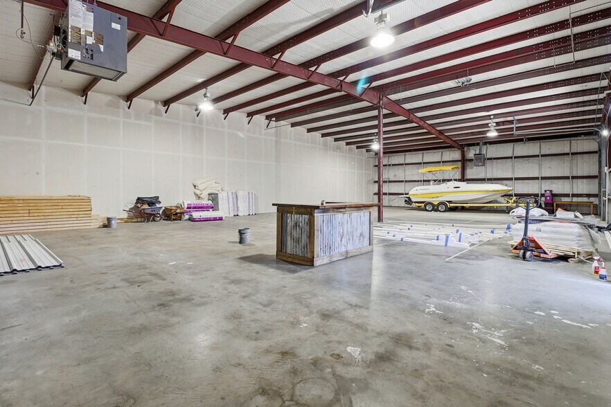 More Photos Of 5342 5th St, Katy Freestanding For Lease