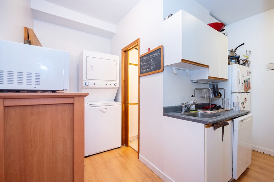 More Photos Of 4320-4324 St Saint-Denis, Montréal Multifamily For Sale