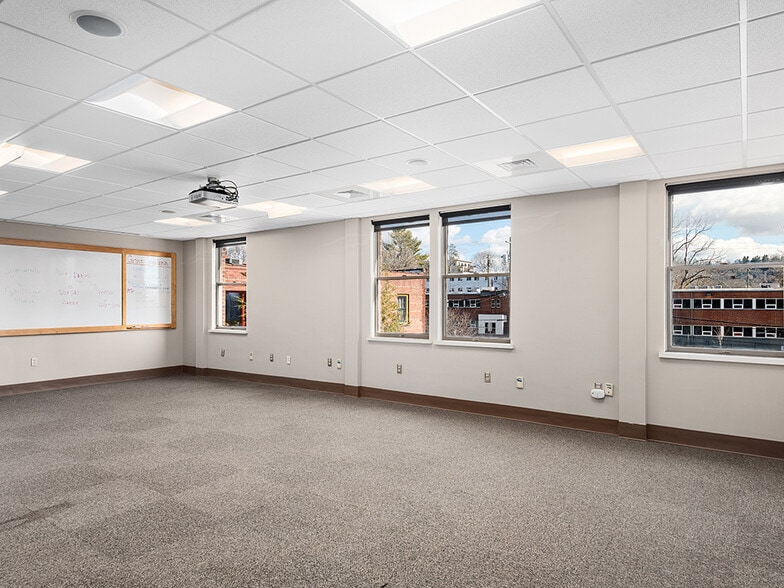 More Photos Of 53 S French Broad Ave, Asheville Medical For Lease