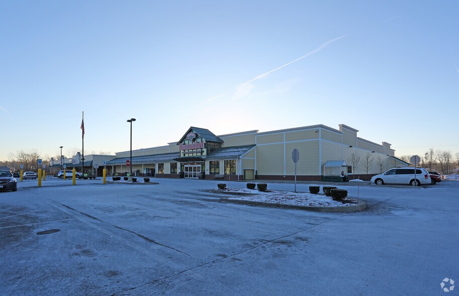 More Photos Of 43 Round Lake Rd, Ballston Lake Freestanding For Lease