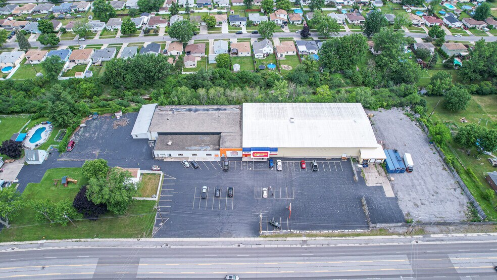 More Photos Of 960 French Rd, Cheektowaga Light Distribution For Sale
