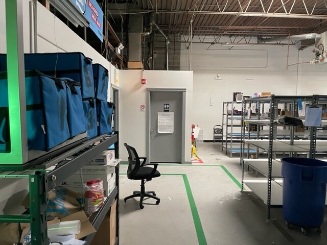 More Photos Of 3078-3080 W Soffel Ave, Melrose Park Distribution For Lease