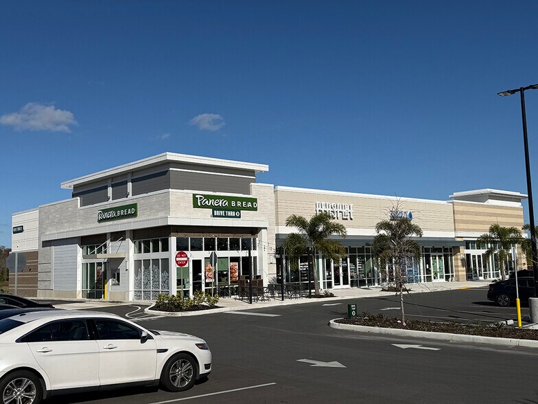 More Photos Of 8260 Heritage Green way, Bradenton Unknown For Lease