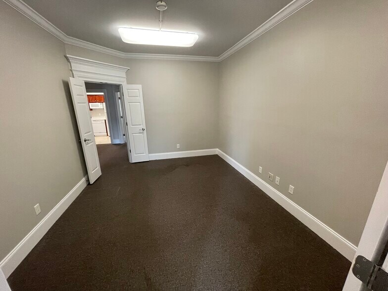 More Photos Of 2719 Graves Dr, Goldsboro Office For Lease