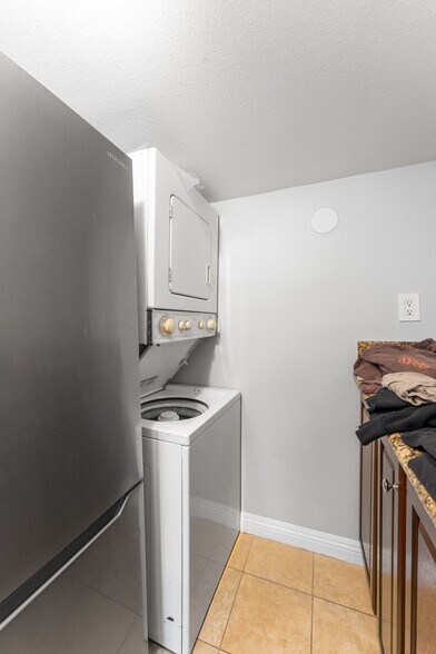 More Photos Of 126 E Balboa Blvd, Newport Beach Multifamily For Sale