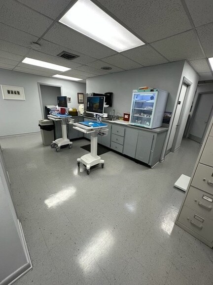 More Photos Of 12408 N 56th St, Tampa Medical For Sale