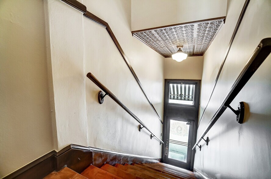 More Photos Of 9-11 N 3rd St, Newark Office For Lease