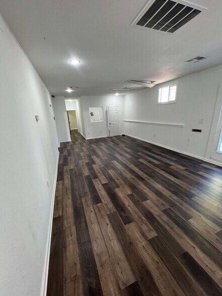 More Photos Of 1340 Hahlo St, Houston Warehouse For Lease