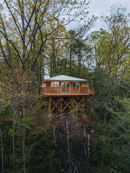 More Photos Of 250 Wood Thrush Lane, Rogers Specialty For Sale