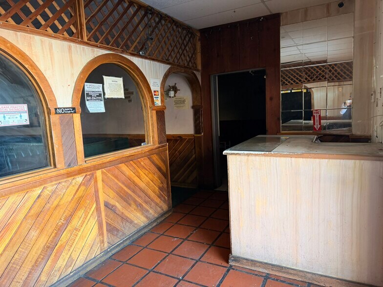 More Photos Of 1000-1044 E Avenue K, Lancaster Unknown For Lease