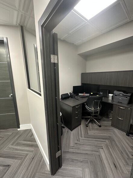 More Photos Of 520 NW 165th St, North Miami Beach Office For Sale