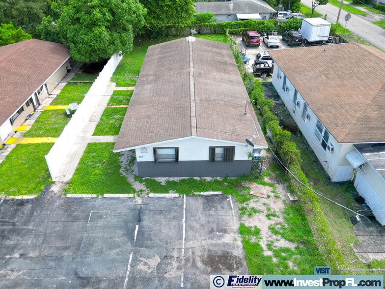 More Photos Of 404 NE 4th St, Pompano Beach Multifamily For Sale