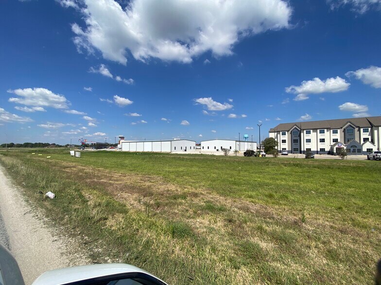 More Photos Of 2023 H O Mills hwy, Port Arthur Warehouse For Lease