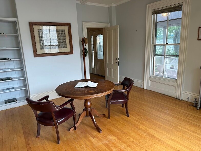 More Photos Of 8 Court St, Concord Office For Sale