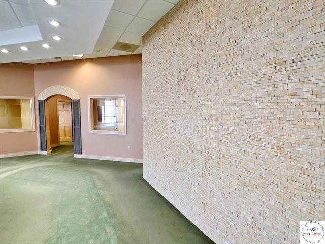 More Photos Of 770 Winchester Dr, Sedalia General Retail For Sale