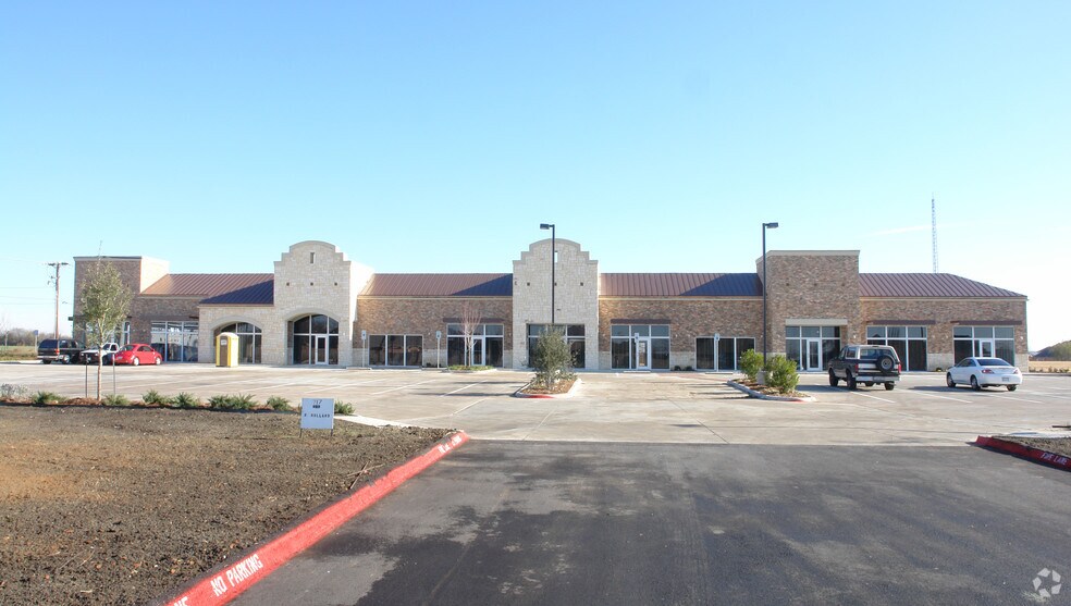 More Photos Of 717 N Holland Rd, Mansfield Freestanding For Lease