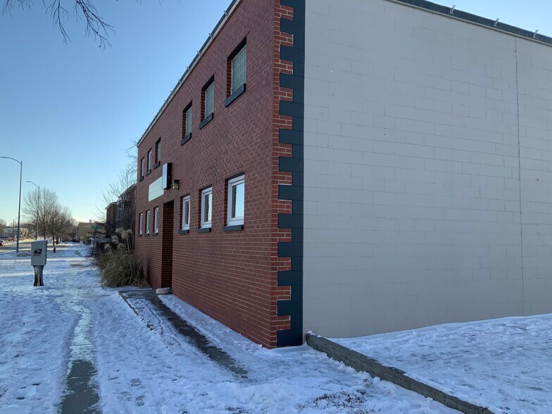 More Photos Of 1935 Q St, Lincoln Freestanding For Sale