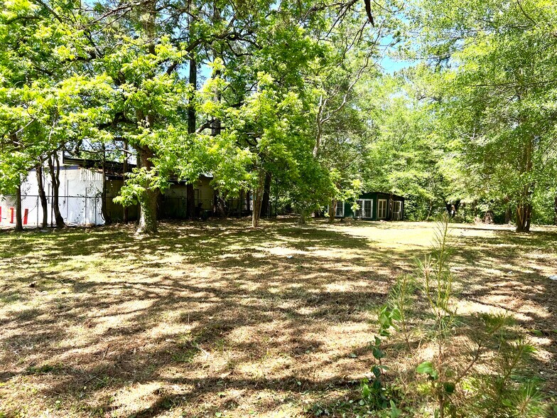 More Photos Of 25078 Highway 51, Crystal Springs Convenience Store For Sale