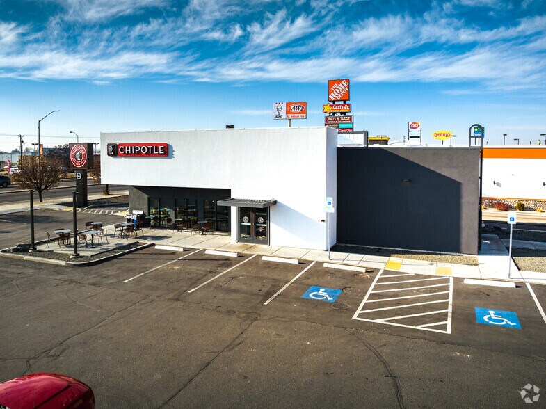 More Photos Of 1657 E Idaho Ave, Ontario General Retail For Sale