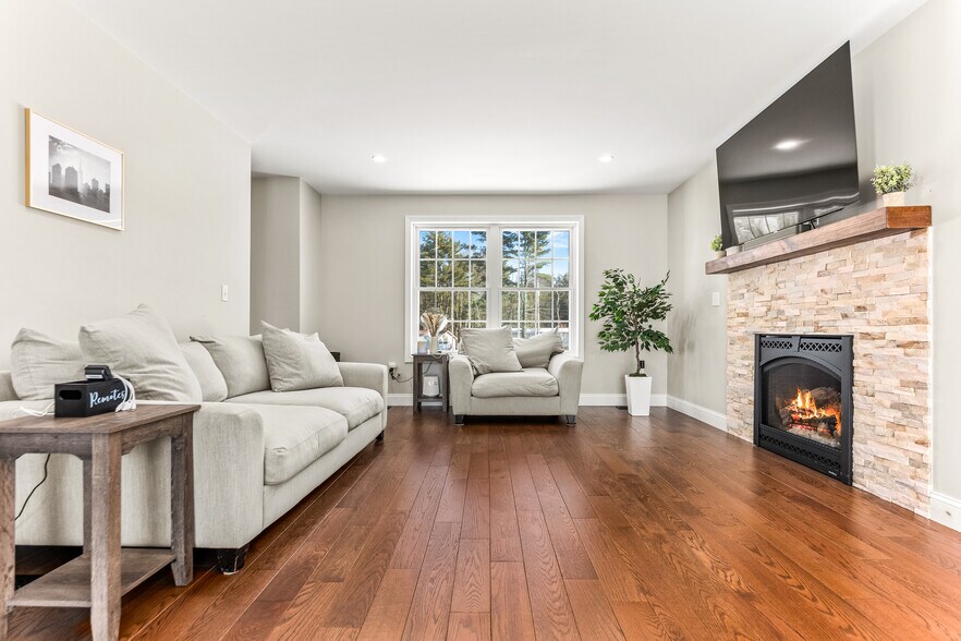 More Photos Of 83 King Rd, Chichester Apartments For Sale