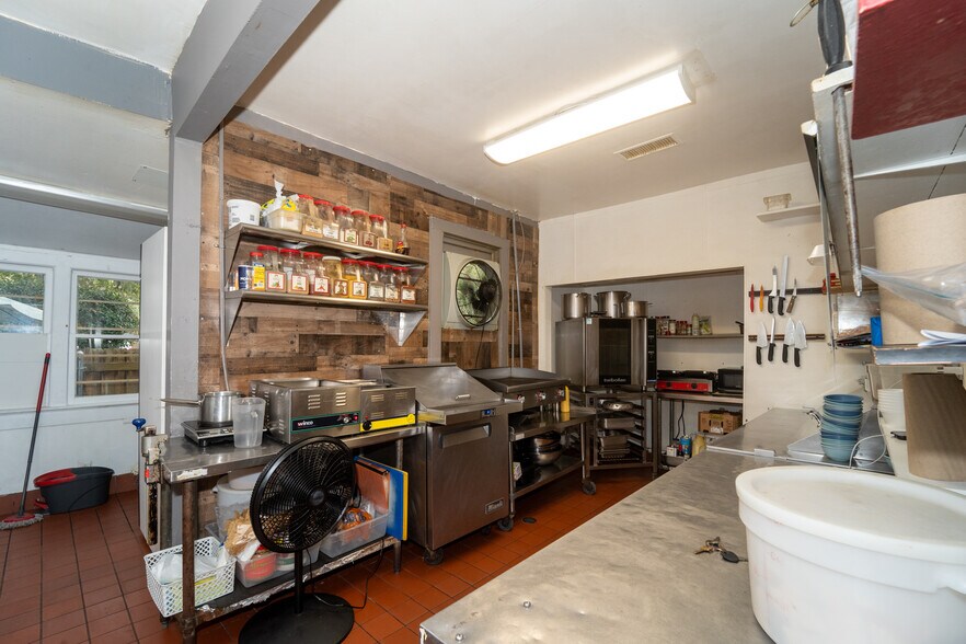 More Photos Of 40 S Dixie Hwy, Saint Augustine Storefront Retail Residential For Sale