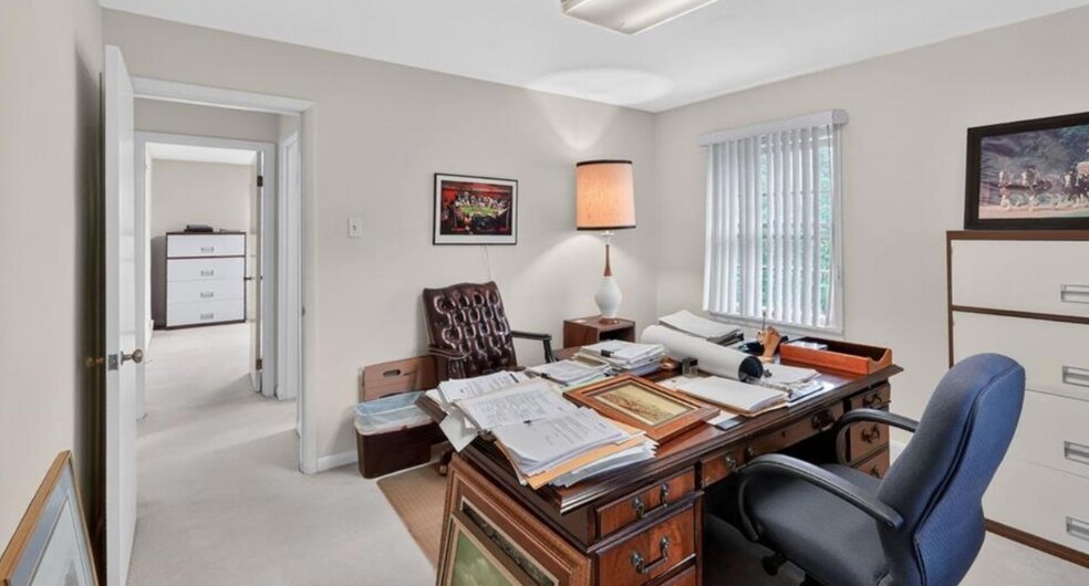 More Photos Of 11147 Olive Blvd, Saint Louis Office For Sale