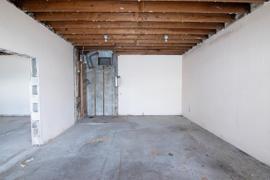 More Photos Of 2320 Dr Martin Luther King Jr St S, Saint Petersburg Freestanding For Sale