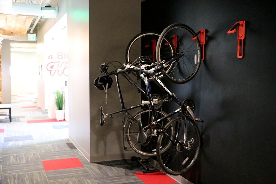 More Photos Of 2021 E 5th St, Austin Office For Lease