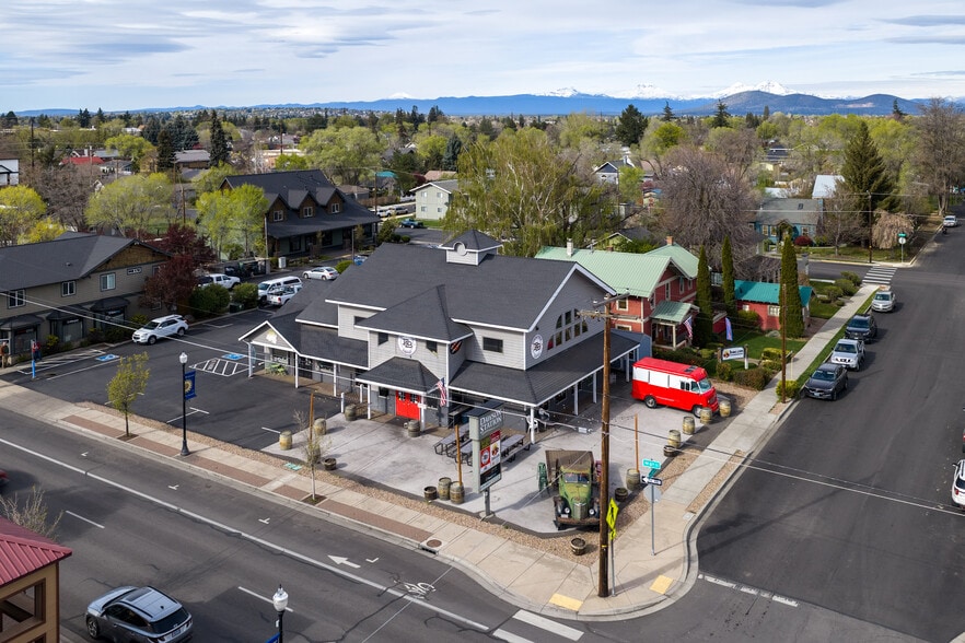 More Photos Of 249 NW 6th St, Redmond Storefront Retail Office For Lease