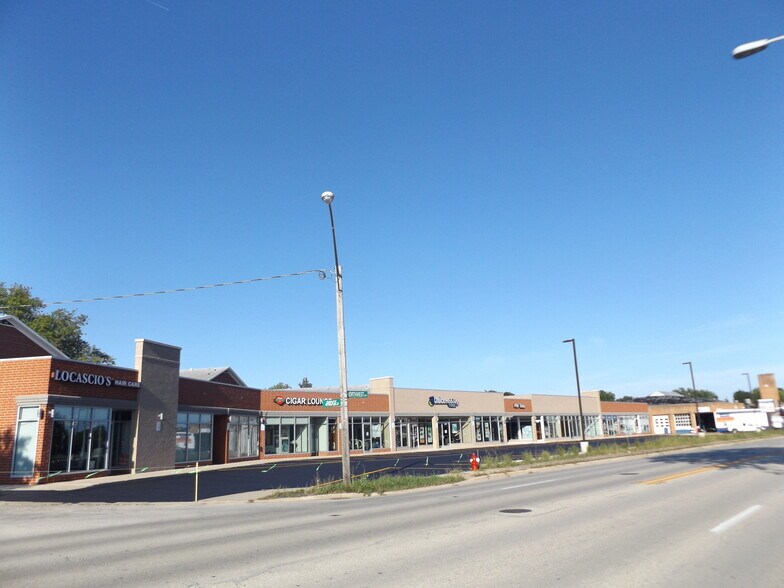 Primary Photo Of 500-550 W Northwest Hwy, Arlington Heights Unknown For Lease