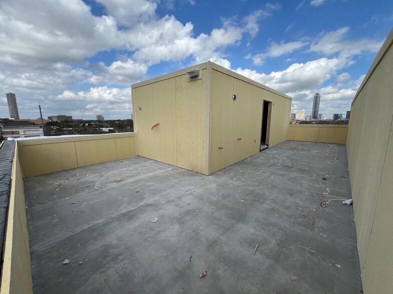 More Photos Of 5821 Winsome Ln, Houston Apartments For Sale