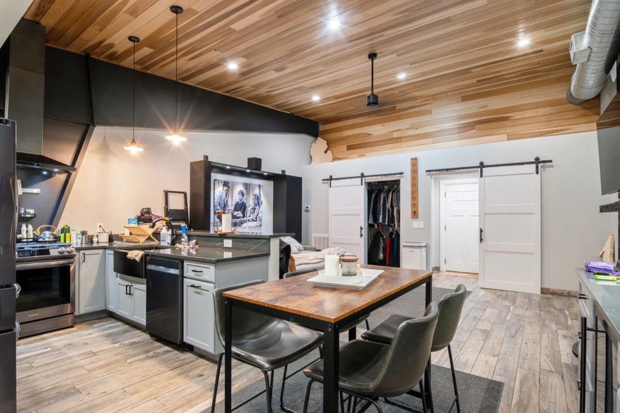 More Photos Of 2727 E Michigan Ave, Ypsilanti Warehouse For Sale