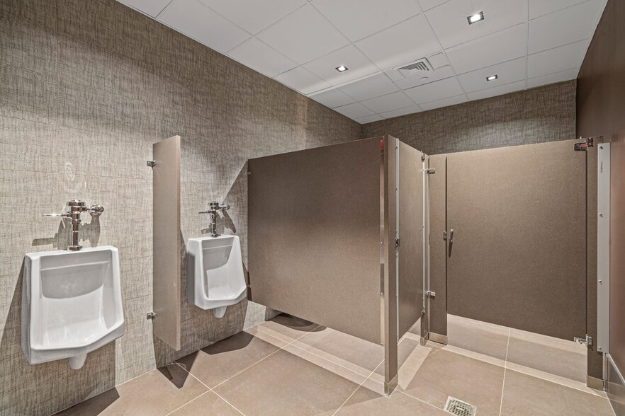 More Photos Of 33 Route 59, Monsey Office For Lease