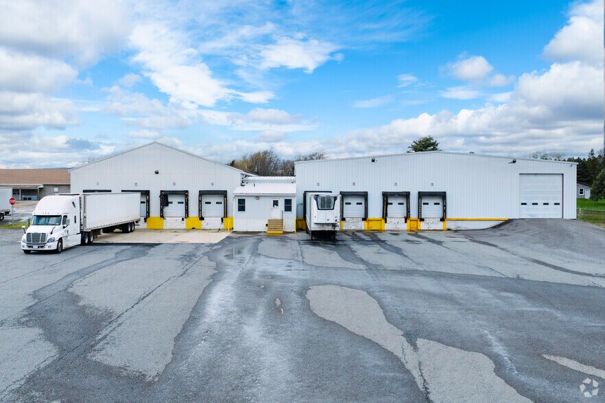 More Photos Of 11 Gurda Ln, Goshen Warehouse For Lease
