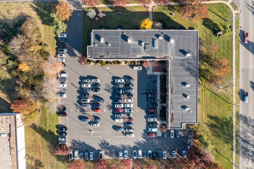 More Photos Of 34-36 Progress St, Edison Medical For Sale