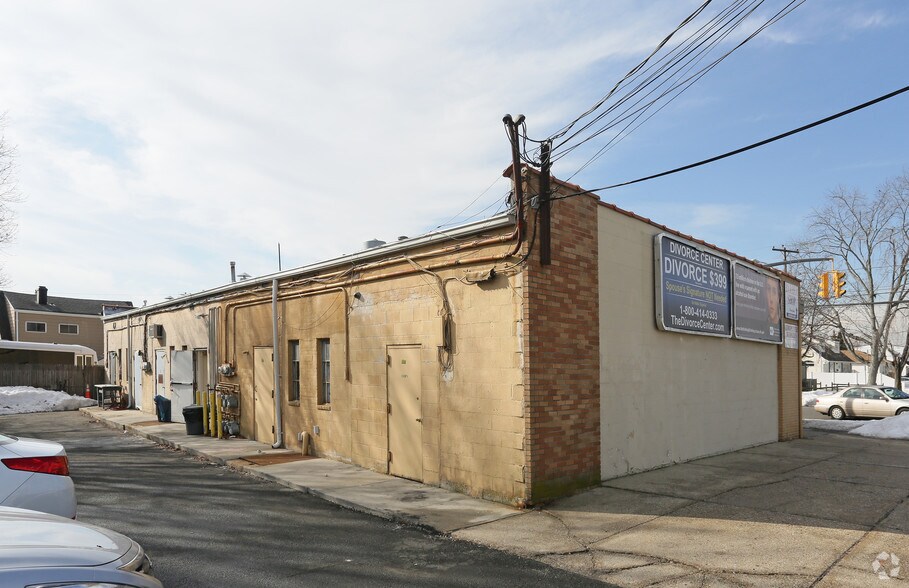 More Photos Of 836-840 N Broadway, Massapequa Storefront For Lease