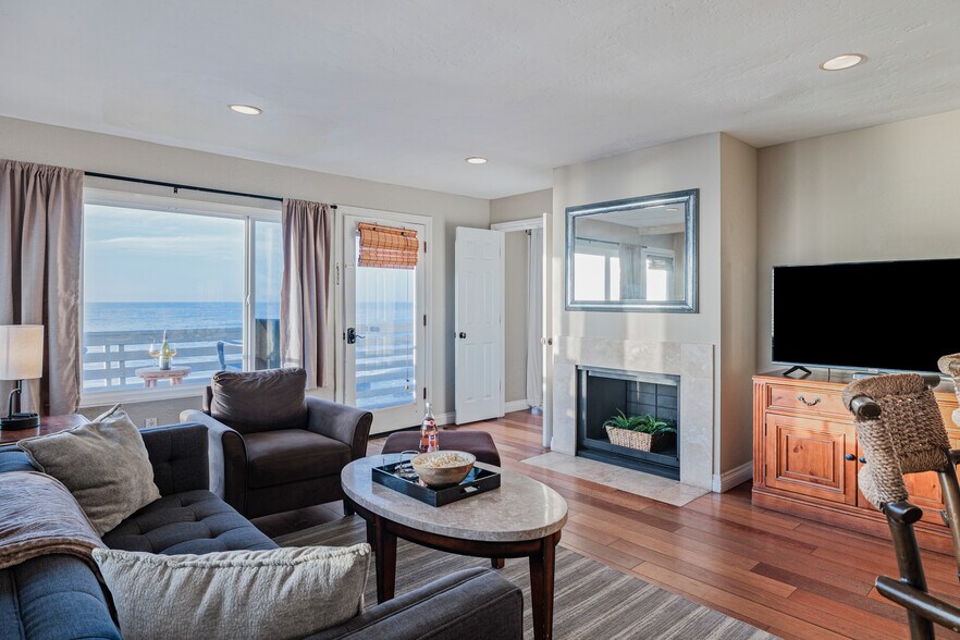 More Photos Of 1352-1364 Sunset Cliffs Blvd, San Diego Apartments For Sale