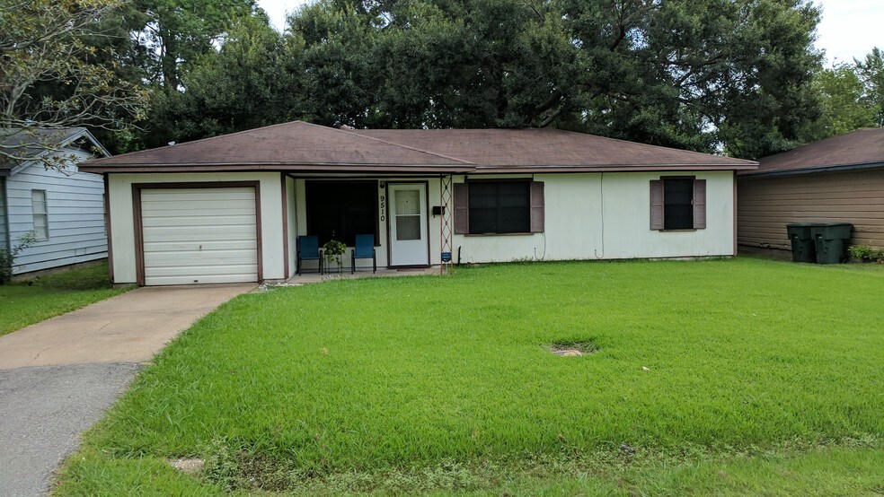 More Photos Of 3560 Delaware St, Beaumont Medical For Sale