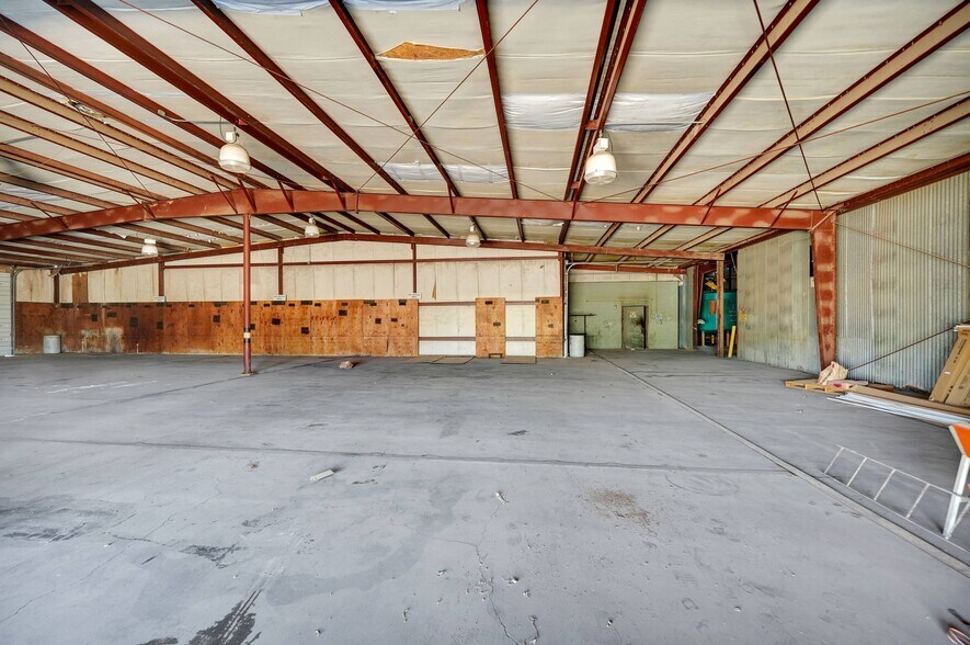 More Photos Of 100 Industrial Ave, Odessa Industrial For Sale